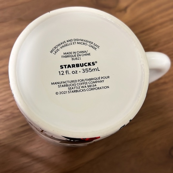 STARBUCKS 2021 CHRISTMAS
Snowflake Holly Pine COFFEE MUG 12oz
White Green - Picture 6 of 6